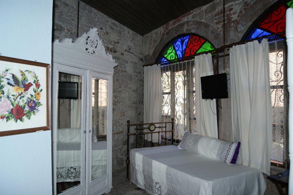 Mahzen Hotel Ayvalı Exterior foto